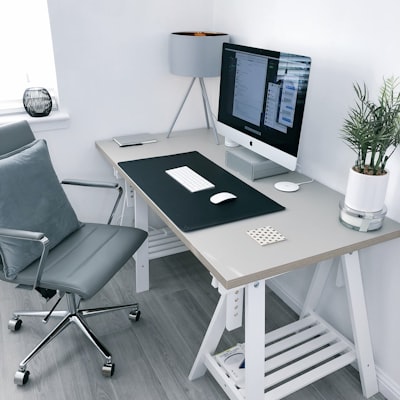 Office Furniture & Decor